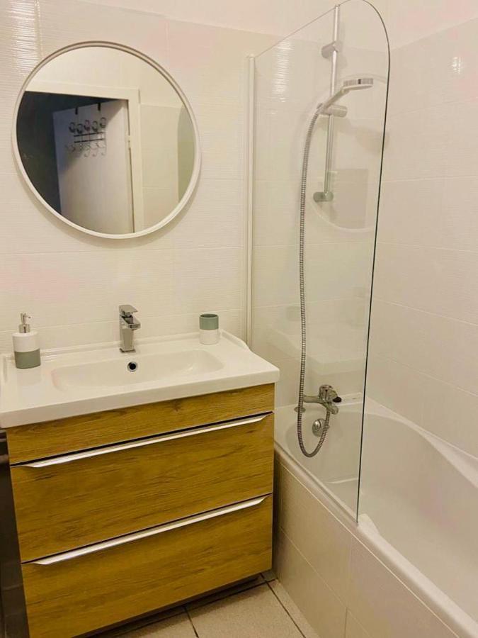 Le Juana II Apartment อองทีบส์ ภายนอก รูปภาพ