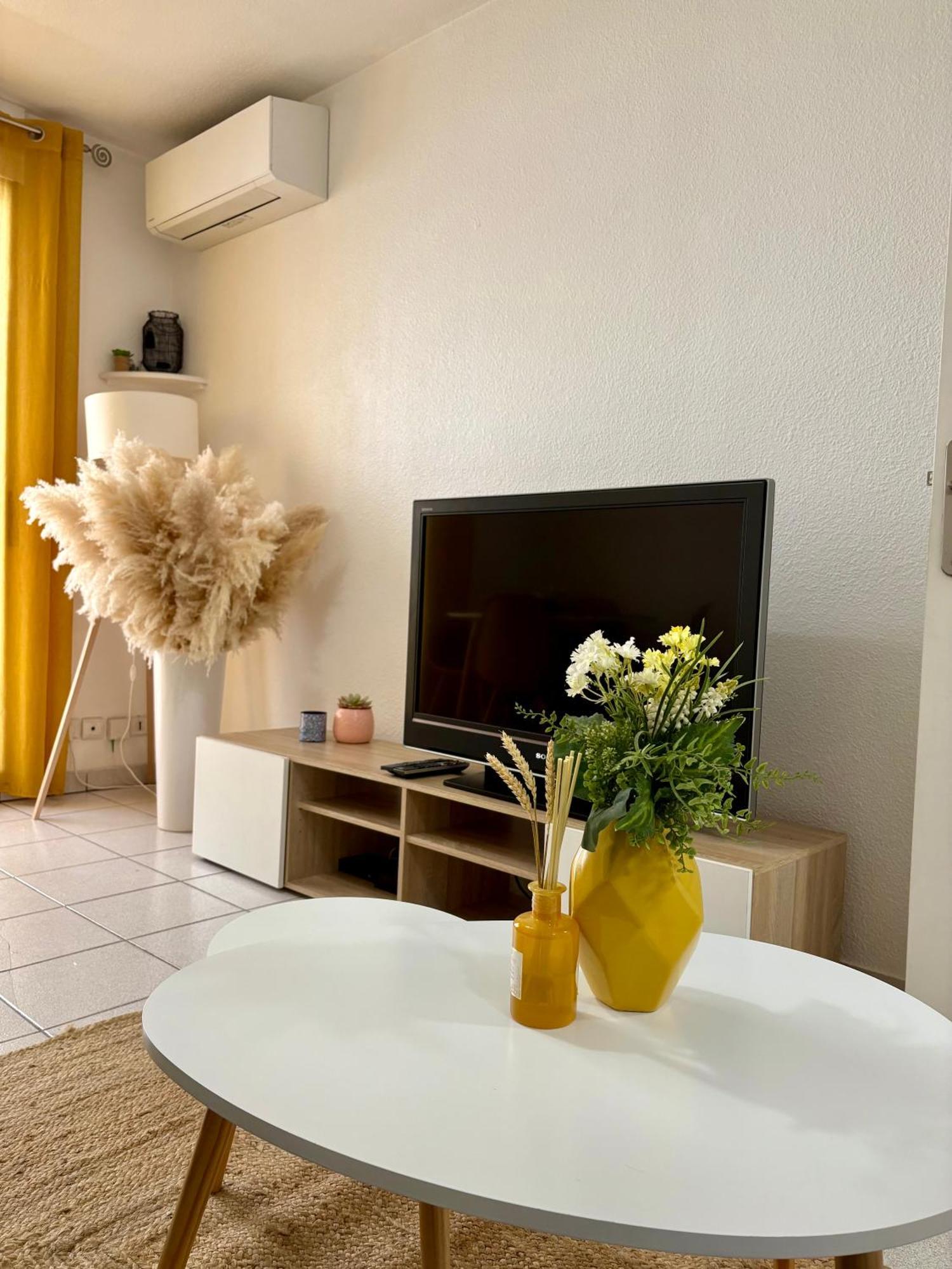 Le Juana II Apartment อองทีบส์ ภายนอก รูปภาพ